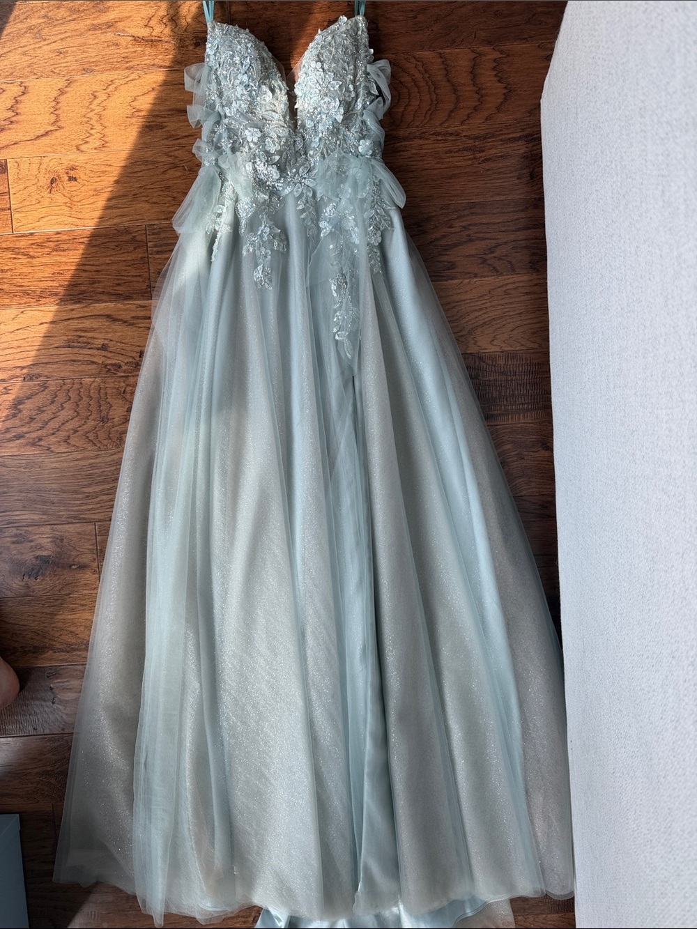 Elegant Sage Green Tulle Prom Gown with Lace Bodice